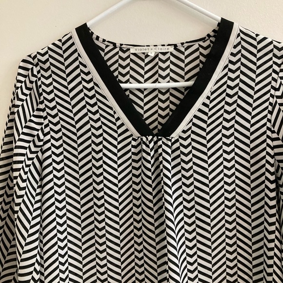 Violet + Claire Blouse Womens Size S White/Black Striped 3/4 Sleeve - Picture 3 of 6